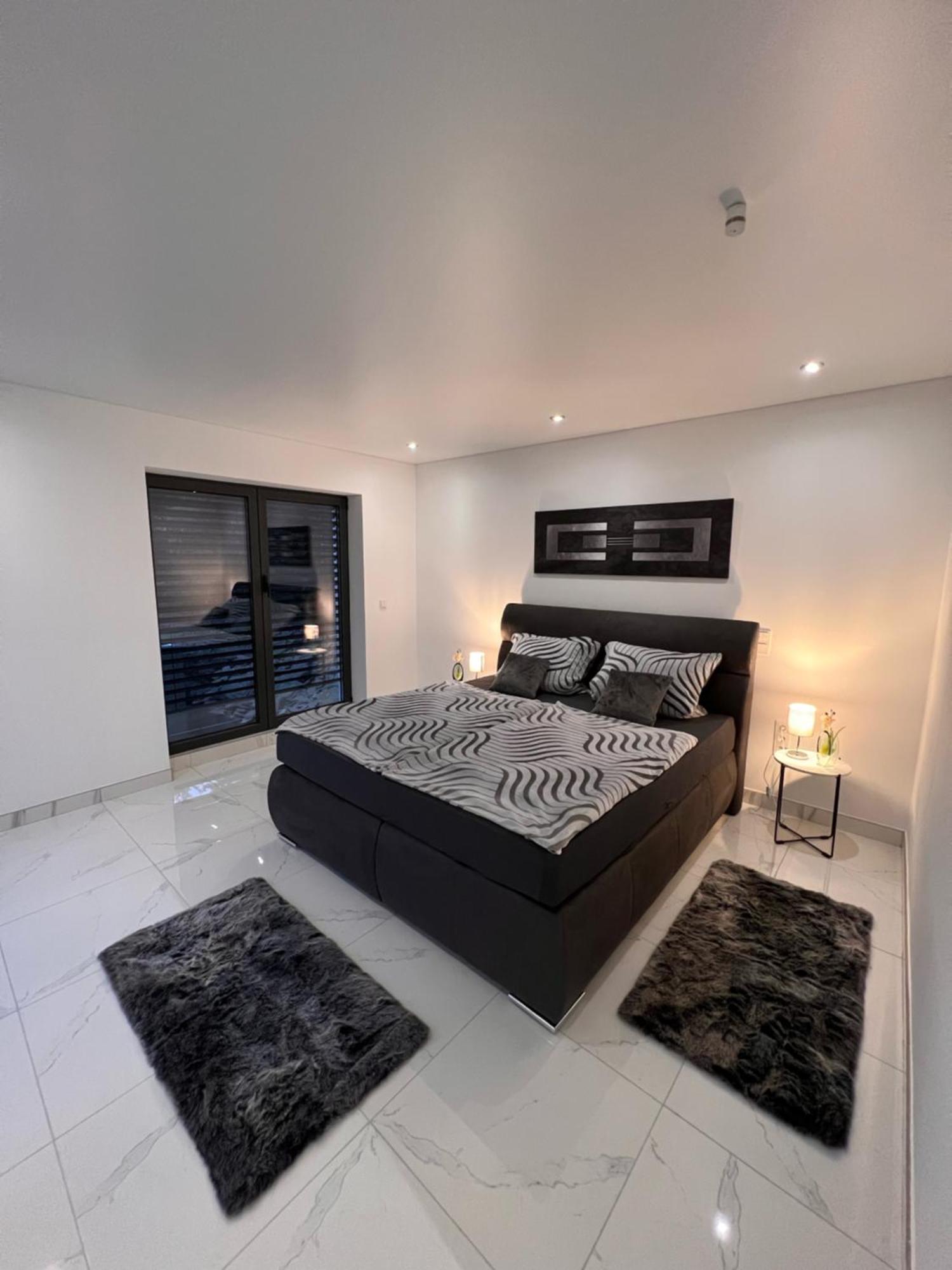 Апартаменты Penthouse M1 Нойнкирхен Экстерьер фото
