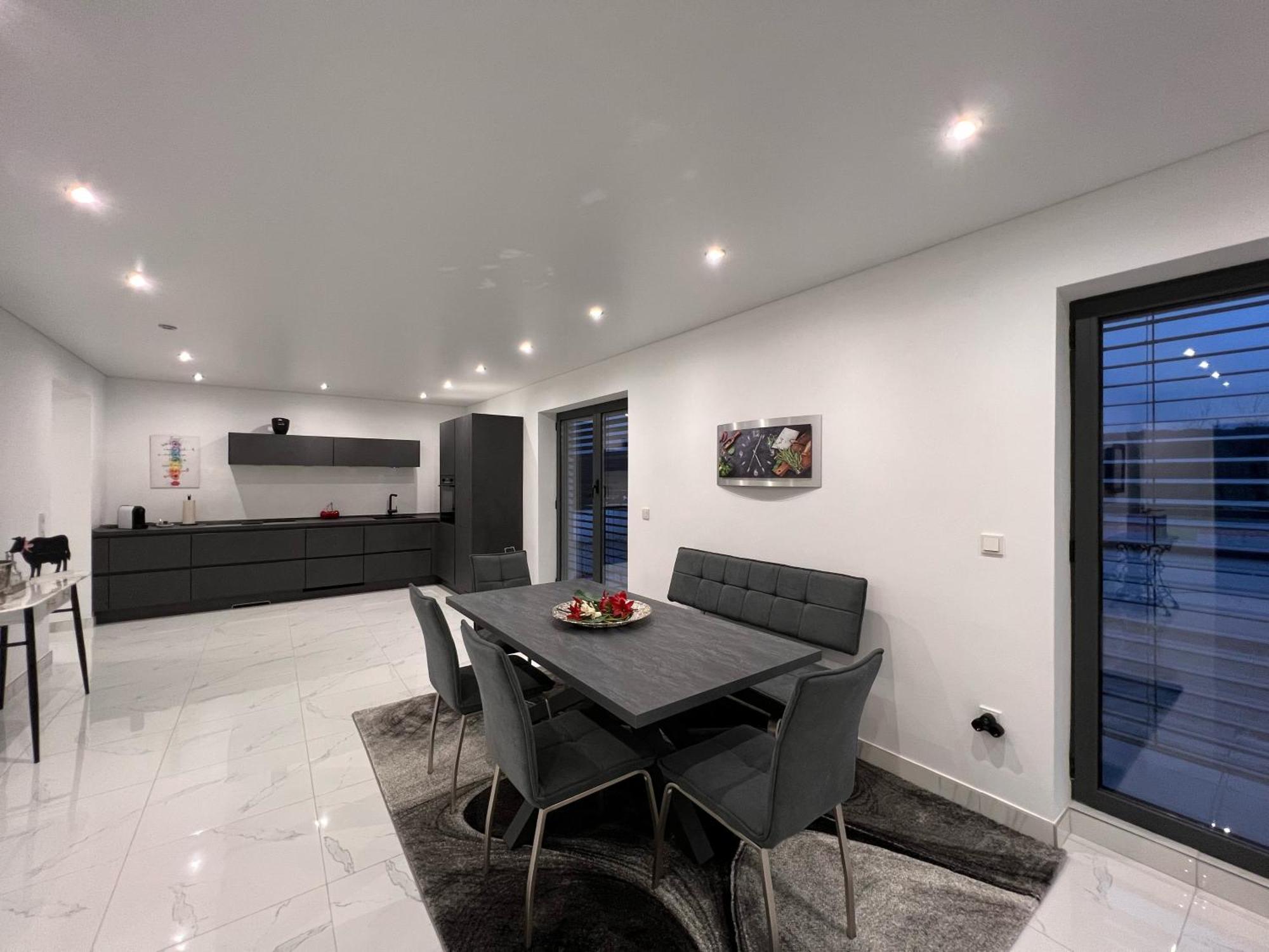 Апартаменты Penthouse M1 Нойнкирхен Экстерьер фото